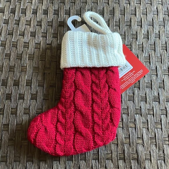 St Nicholas Square 8” Knit Monogrammed Christmas Stockings Letter M. - Picture 2 of 3